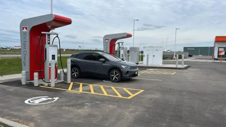Petro-Canada firması Volkswagen ile sponsorluk anlaşması imzaladı